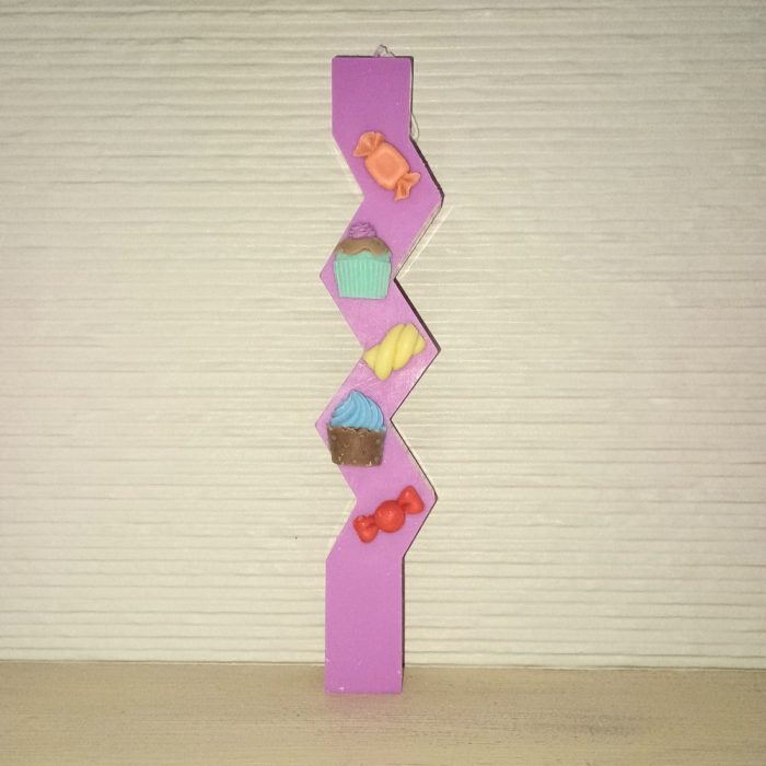 Αρωματική Λαμπάδα από Φυτικό Κερί - Candies Zig Zag 1 Αρωματική Λαμπάδα από Φυτικό Κερί - Γλυκάκια Zig Zag Μωβ - Image 1