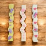 Αρωματική Λαμπάδα από Φυτικό Κερί - Μονόκεροι Λευκό & Ροζ - Image 2