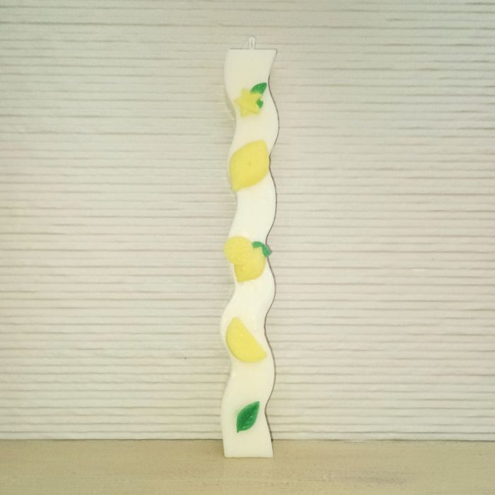 Αρωματική Λαμπάδα από Φυτικό Κερί - Λεμονάκια Λευκό Wave Αρωματική Λαμπάδα από Φυτικό Κερί - Λεμονάκια Λευκό Wave - Image 1