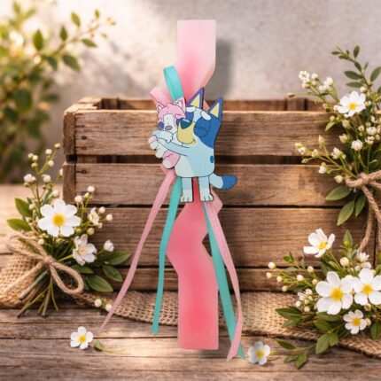 Χειροποίητη Αρωματική Λαμπάδα με Ξύλινο Διακοσμητικό Bluey και Αρκουδάκι