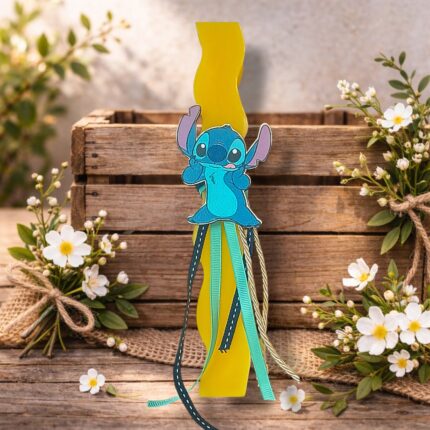 Χειροποίητη Αρωματική Λαμπάδα με Ξύλινο Διακοσμητικό Stitch