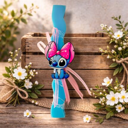 Χειροποίητη Αρωματική Λαμπάδα με Ξύλινο Διακοσμητικό Stitch με Φιόγκο