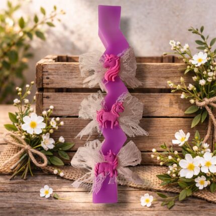 Χειροποίητη Αρωματική Λαμπάδα με Γύψινα Διακοσμητικά Στοιχεία Μωβ Μονόκεροι