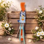 Χειροποίητη Αρωματική Λαμπάδα με Ξύλινο Διακοσμητικό Bluey